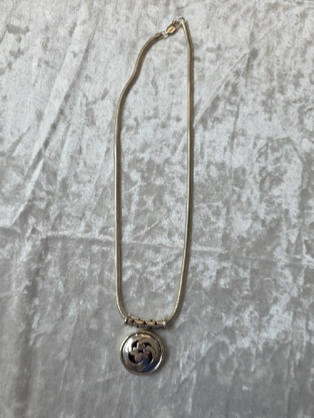 Contemporary 925 Sterling Silver Swirl Pendant Necklace - Picture 5 of 10